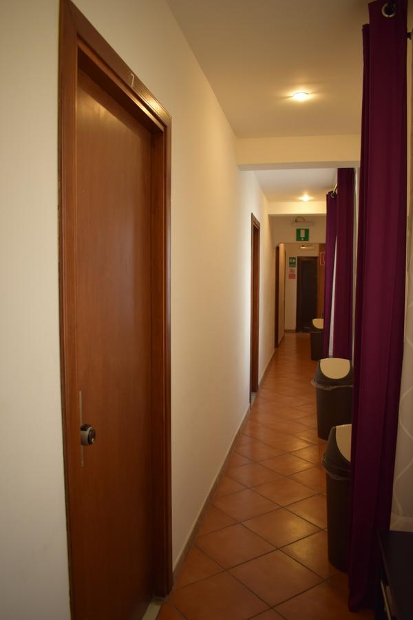 רומא Sandy Hotel מראה חיצוני תמונה
