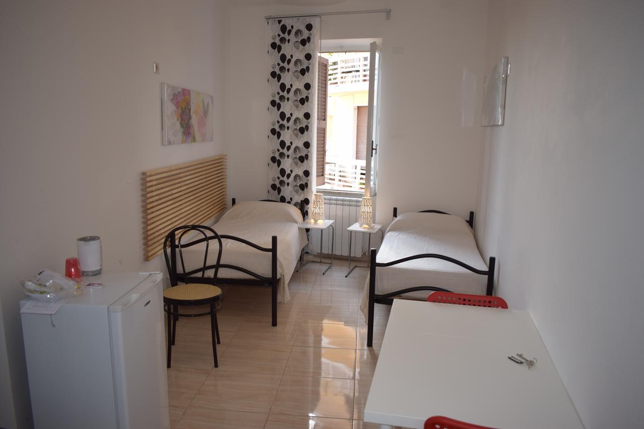 רומא Sandy Hotel מראה חיצוני תמונה